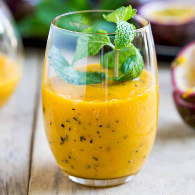 batido tropical de mango y maracuyá